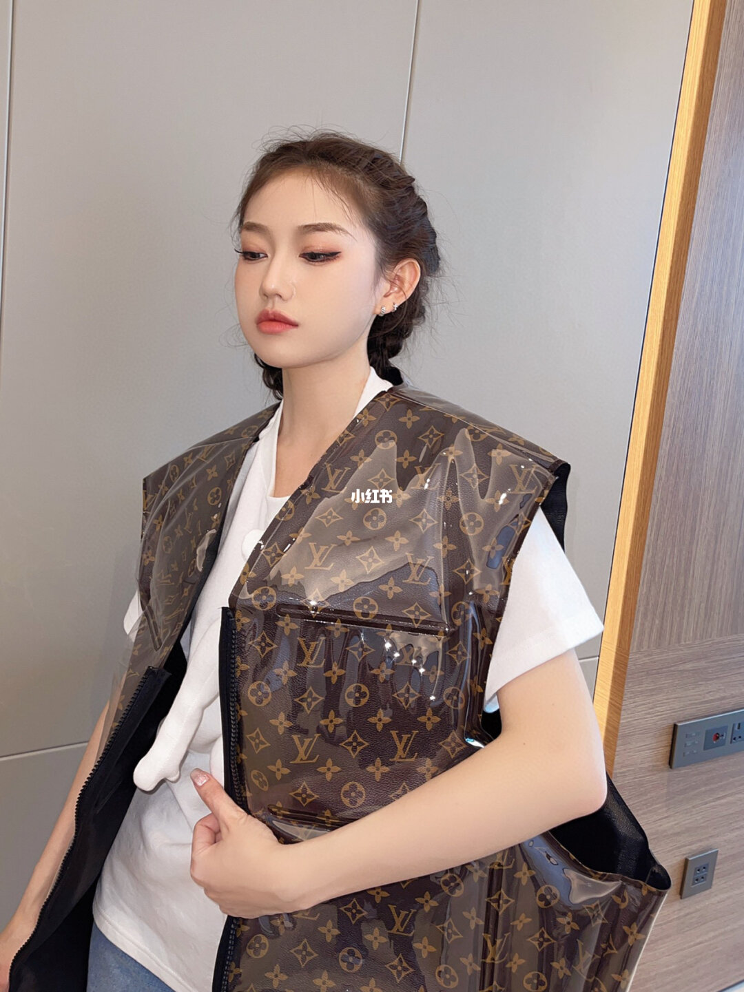 人群中的C位擔(dān)當(dāng) 路易威登7515LV充氣背心馬甲深度解析